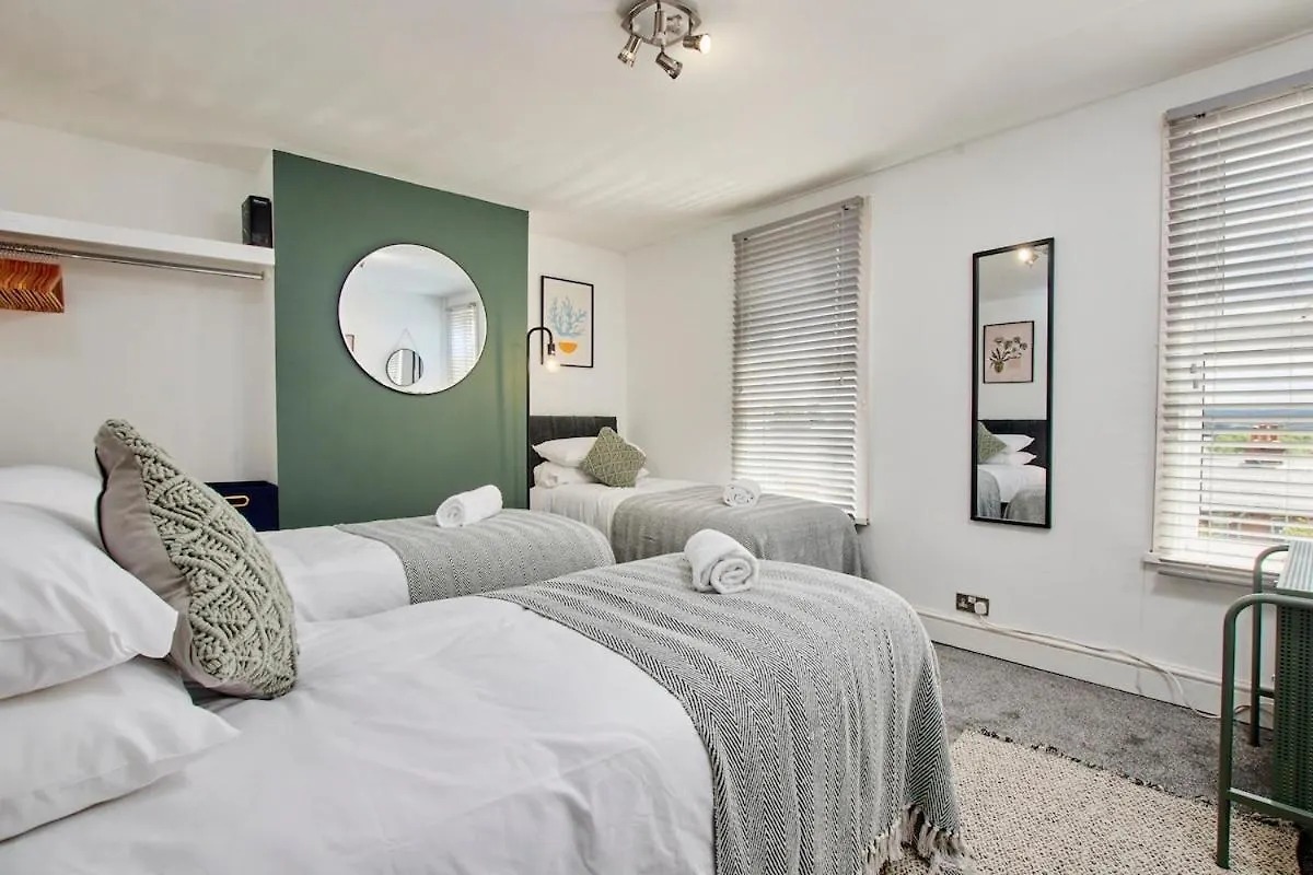 Holiday home Charming House - Close To City Centre - Self-Check-In - Free Parking, Fast Wifi And Smart Tv By Yoko Property Sheffield United Kingdom